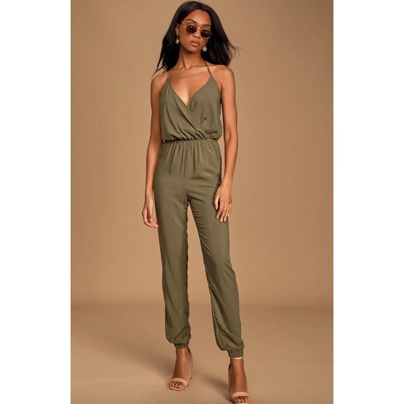 NWT Lulu's Learning to Fly Halter Jumpsuit Size Small - Picture 12 of 16